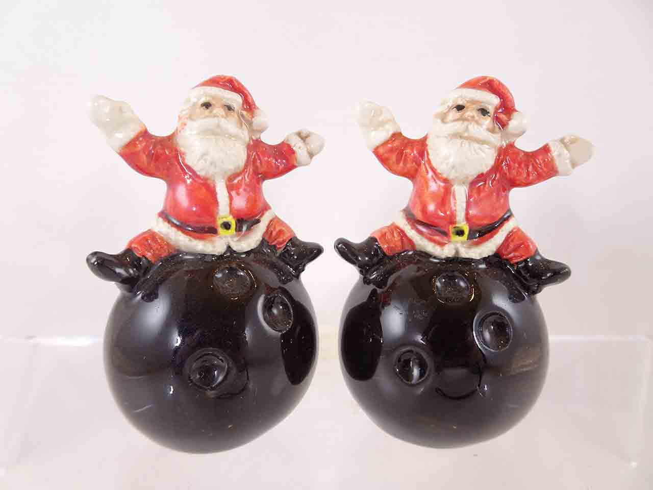 Christmas Santa Claus on bowling balls salt and pepper shakers by Linda Sexton