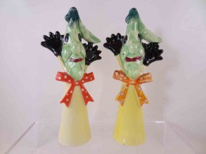 Surprise!!! - anthropomorphic vegetables / fruit salt and pepper shakers - peapods
