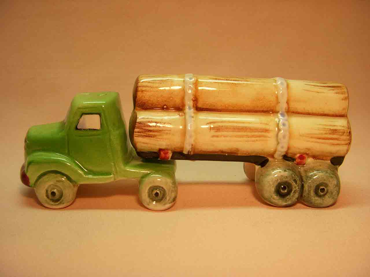 Semi-like two piece truck salt and pepper shakers